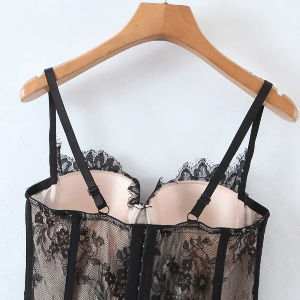 Cropped Feminino de Renda com Ajuste Justo ✨