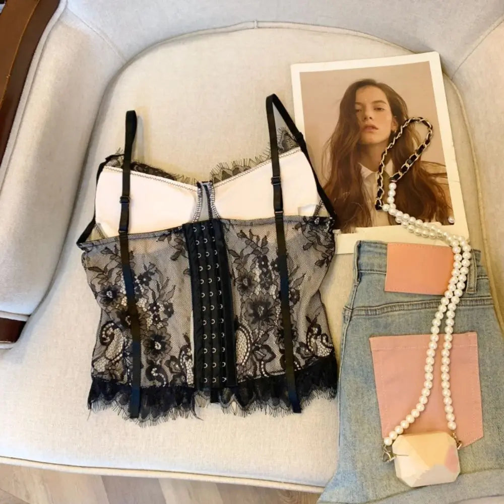 Cropped Feminino de Renda com Ajuste Justo ✨